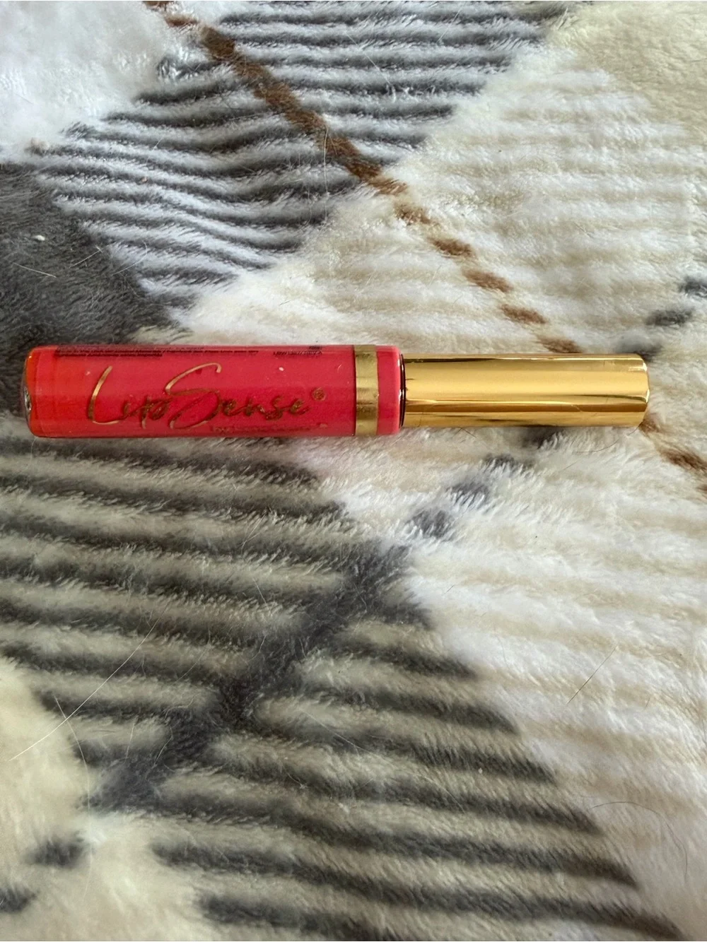 SeneGence Dahlia lipsense -Bright Rose Pink